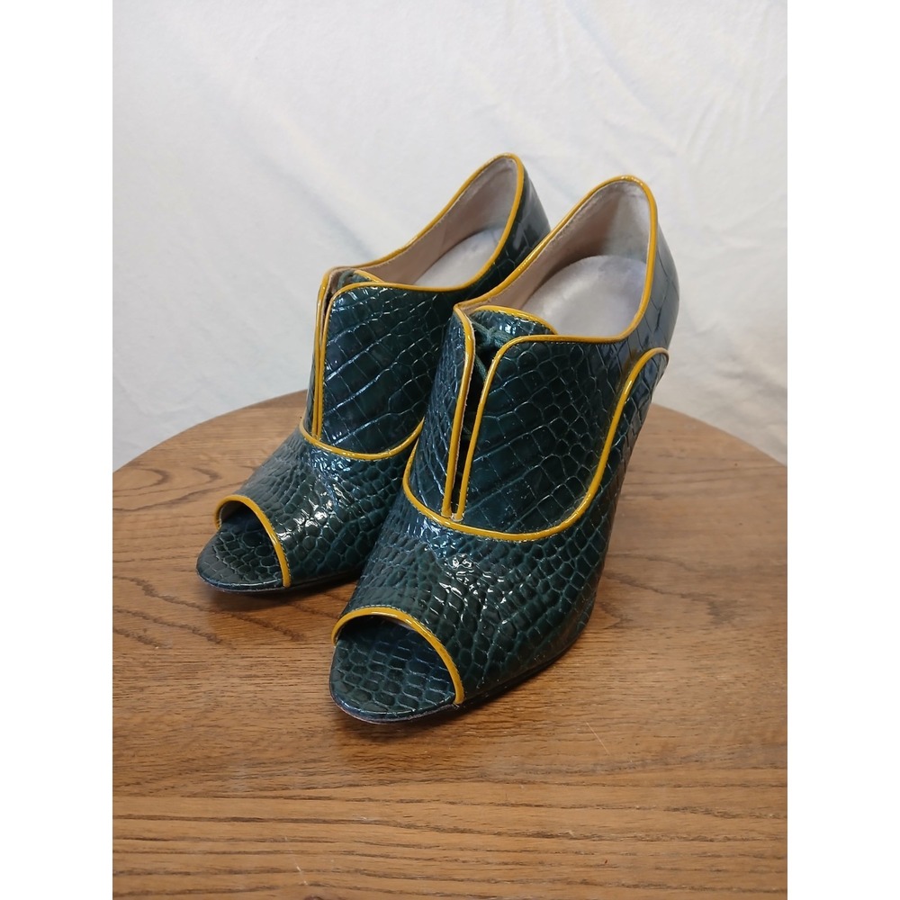 Vero Cuoio Size 7.5 Peep Toe Blue Leather reptile print Heel Brazil